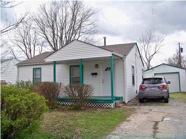 Bungalow with garage