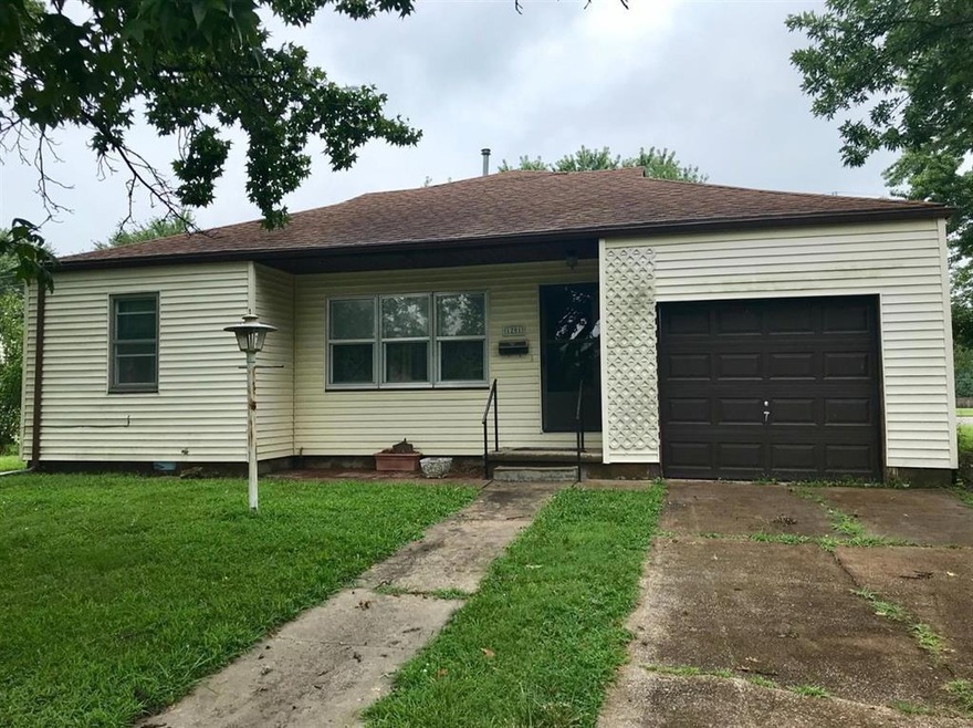 1201 Kimball Ave, Parsons, KS 67357 - photo 1