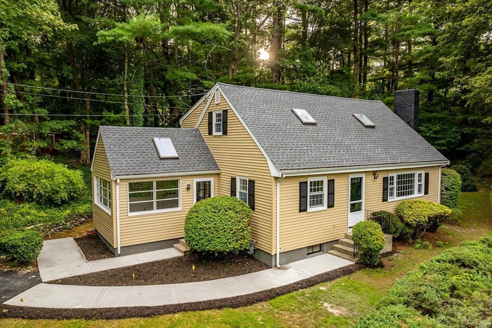 34 Carleton Rd, Hingham, MA 02043 - photo 1