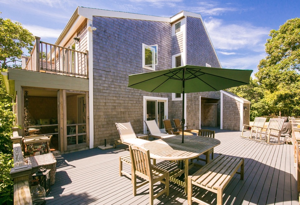 Huge deck with screened porch