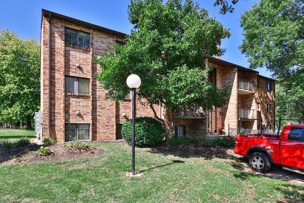 535 Davis Rd, Cincinnati, OH 45255 - photo 1