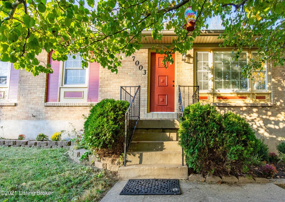 7003 John Paul Ln, Louisville, KY 40229 - photo 1