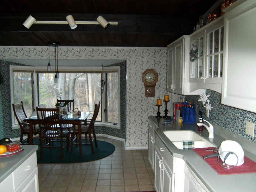 1591 E Beth Ann Ln, Midland, MI 48640 - photo 1