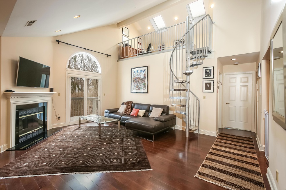 007-Living_Room-5310812-large