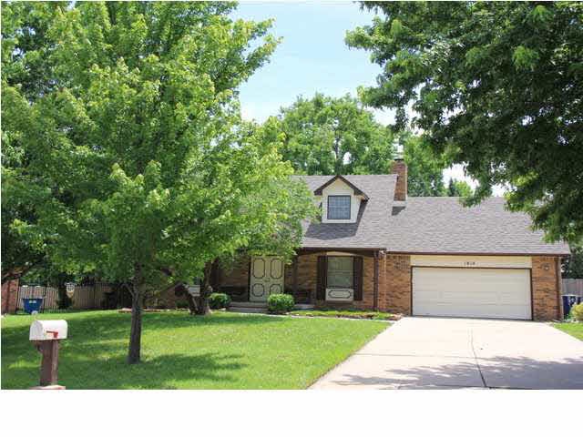1810 White Oak Cir