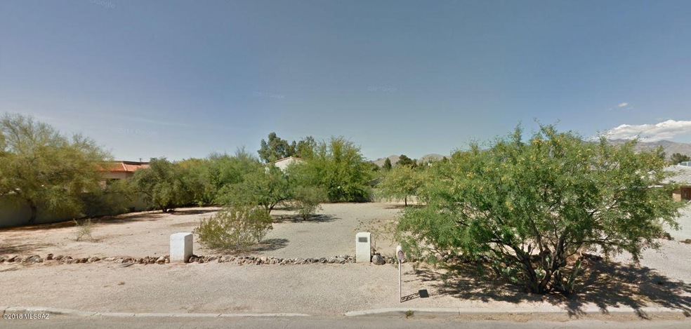 1921 E Greenlee Rd, Tucson, AZ 85719 - photo 1