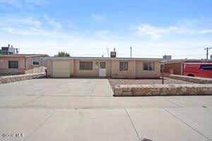 7929 Broadway Dr, El Paso, TX 79915 - photo 1