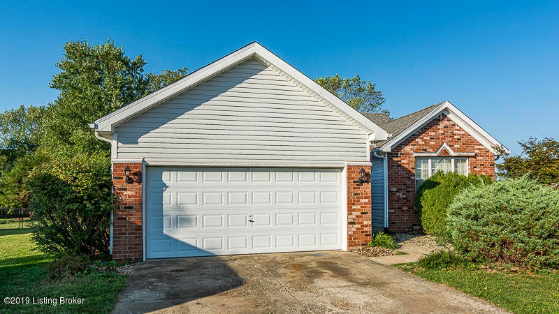 108 Helmwood Cir, Mount Washington, KY 40047 - photo 1