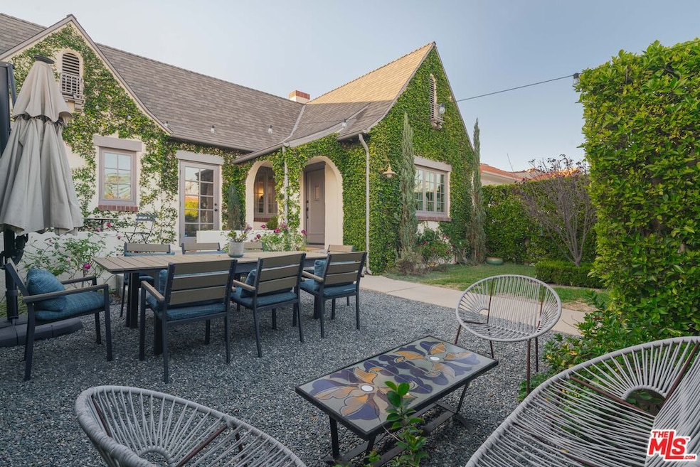 513 N Mansfield Ave, Los Angeles, CA 90036 - photo 1