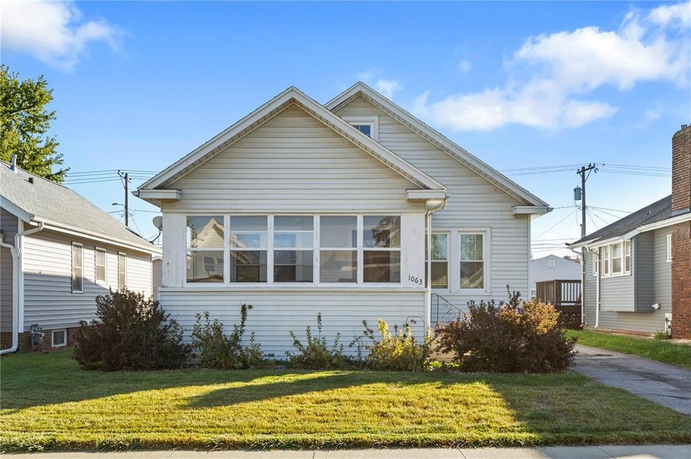 1063 F Ave NW, Cedar Rapids, IA 52405 - photo 1