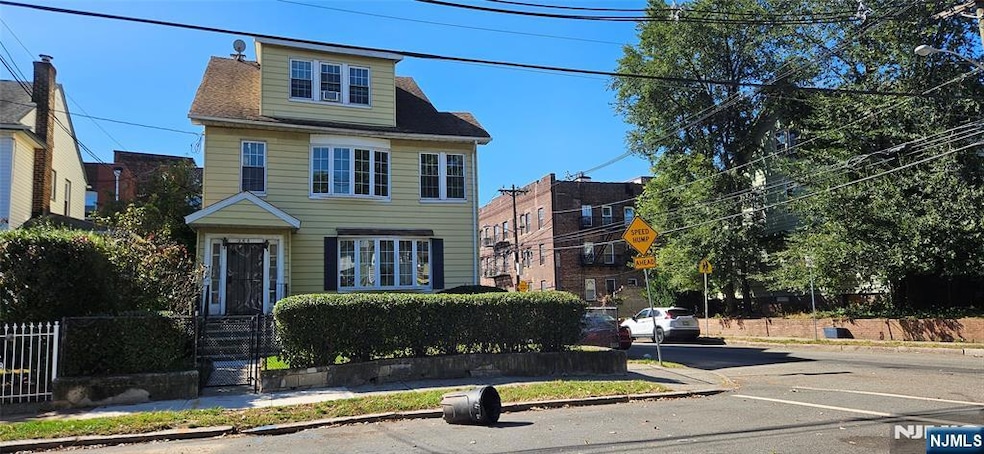 264-266 Pomona Ave unit 3, Newark, NJ 07112 - photo 1