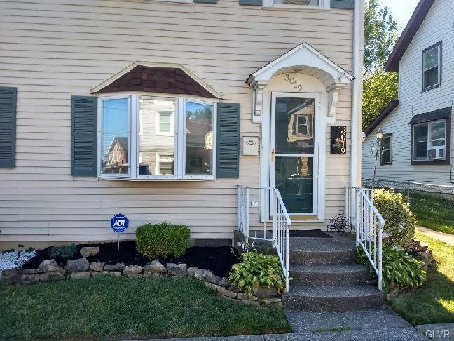 3019 N 2nd St, Whitehall, PA 18052 - photo 1