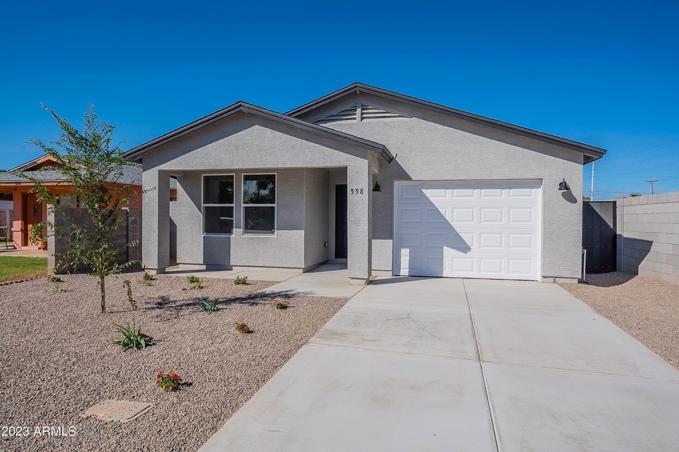 Great Curb Appeal!