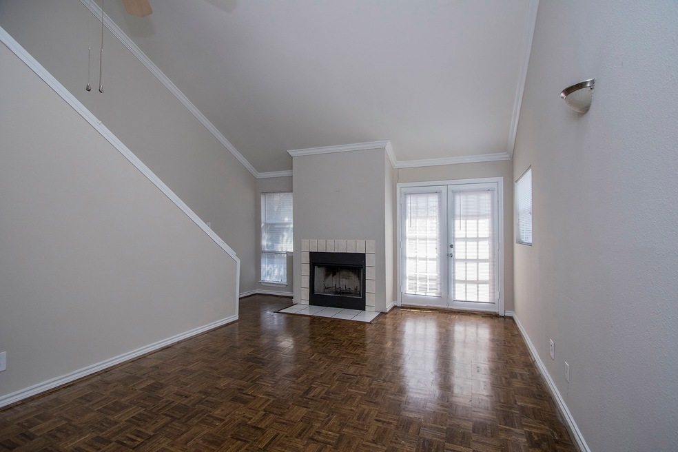 1420 Hawthorne St unit 15, Houston, TX 77006 - photo 1