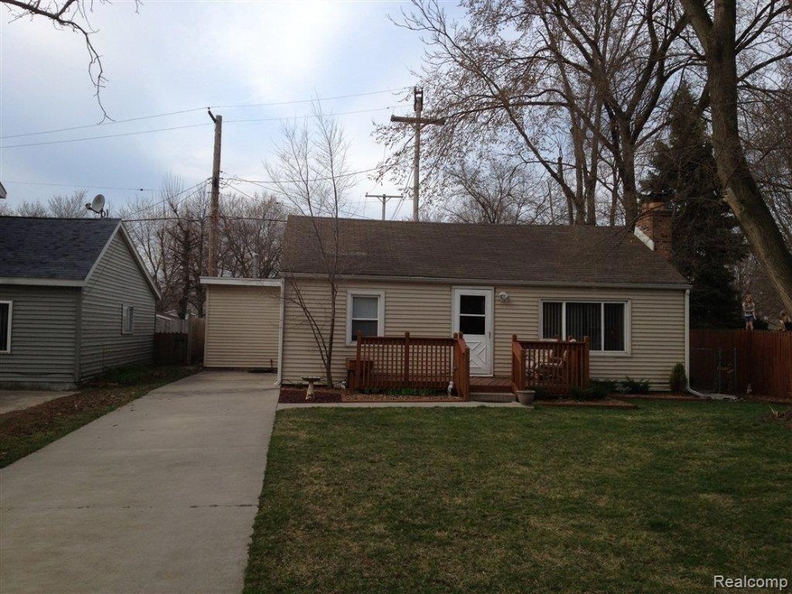 Elmwood 001.jpg