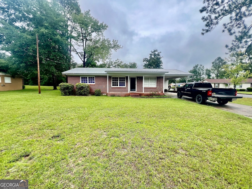 125 Fifth Ave, Mc Rae, GA 31055 - photo 1