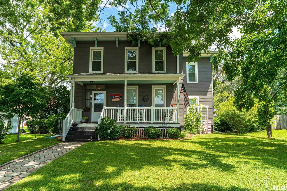 318 Pekin St, Lincoln, IL 62656 - photo 1