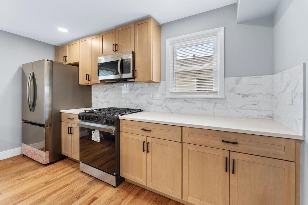 612 E Como Ave (Interior)-9