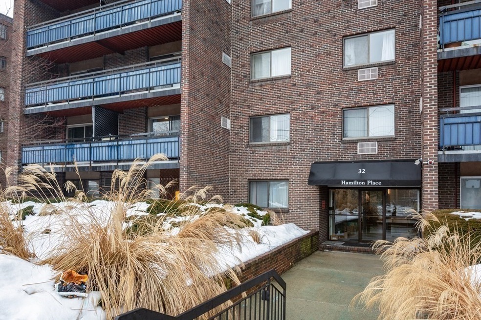 32 Whites Ave unit F8803, Watertown, MA 02472 - photo 1