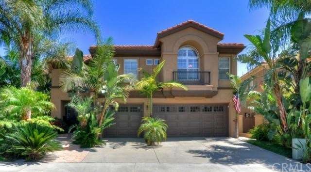 Spectacular model home with wonderful curb appeal!