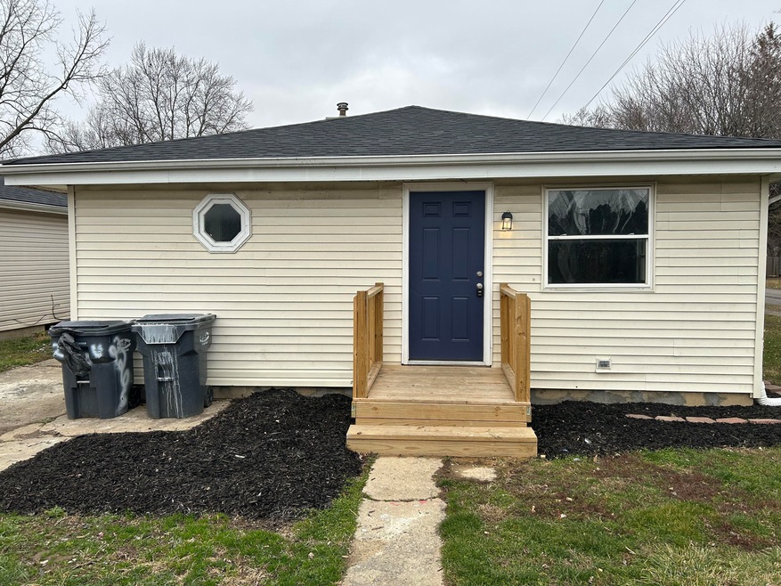 2204 W 30th St, Anderson, IN 46016 - photo 1