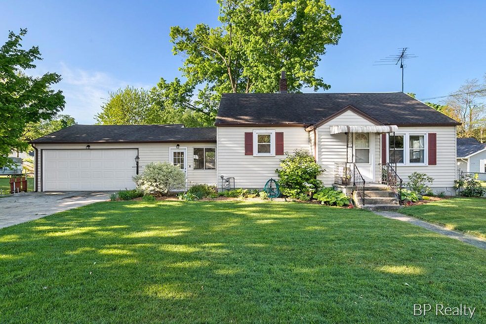 531 W Cherry St, Wayland, MI 49348 - photo 1