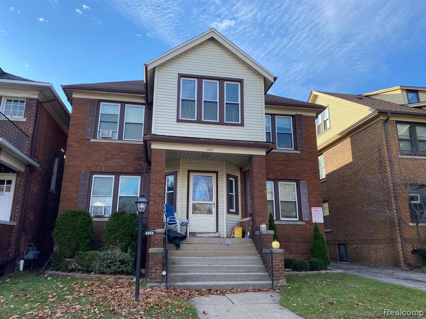 1127 Beaconsfield 1n Ave, Grosse Pointe Park, MI 48230 - photo 1