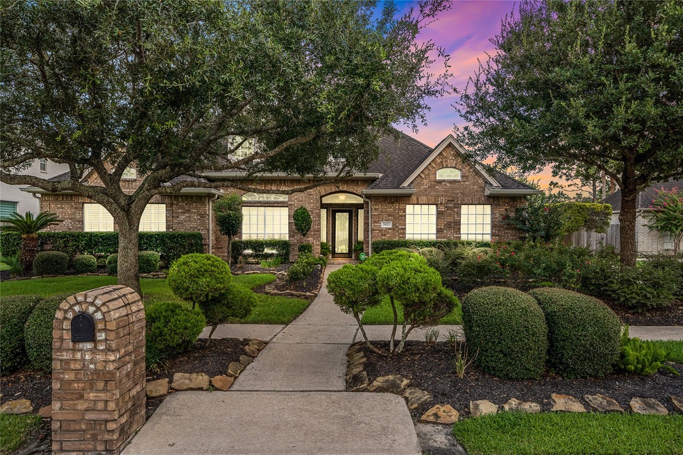 2823 Everett Dr, Friendswood, TX 77546 - photo 1