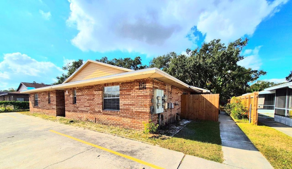 3141 Bloomingdale Villas Ct, Brandon, FL 33511 - photo 1