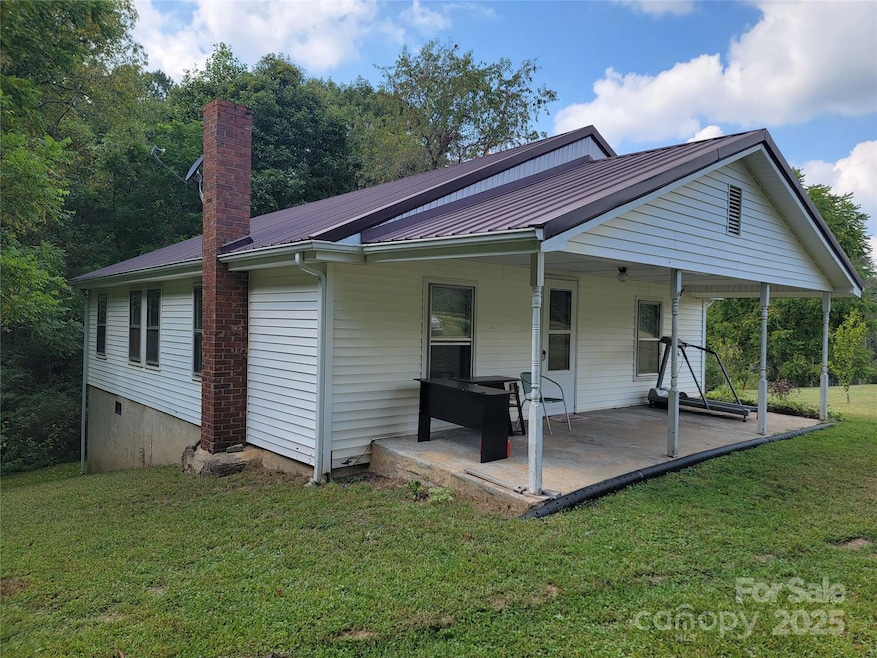 1004 Pine Mountain Rd, Hudson, NC 28638 - photo 1