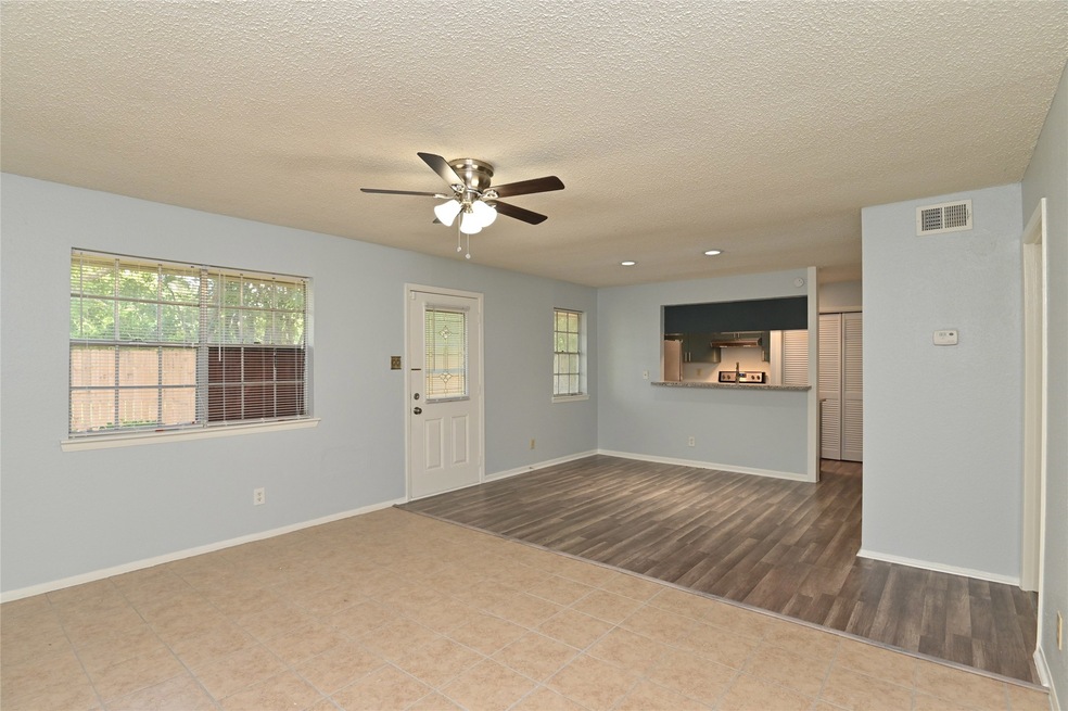 5630 Birchmont Dr unit A, Houston, TX 77091 - photo 1