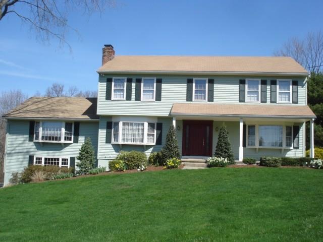 66 Under Cliff Rd, Trumbull, CT 06611 - photo 1