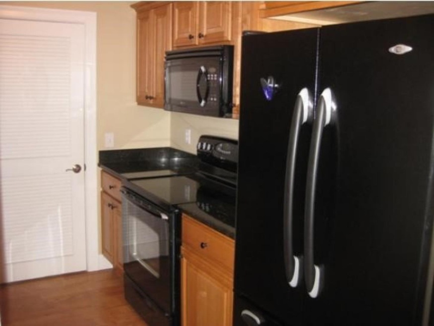 6 Stearns Ln unit 204, MerriMacK, NH 03054 - photo 1