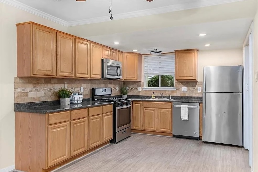 For Rent $1,475/month