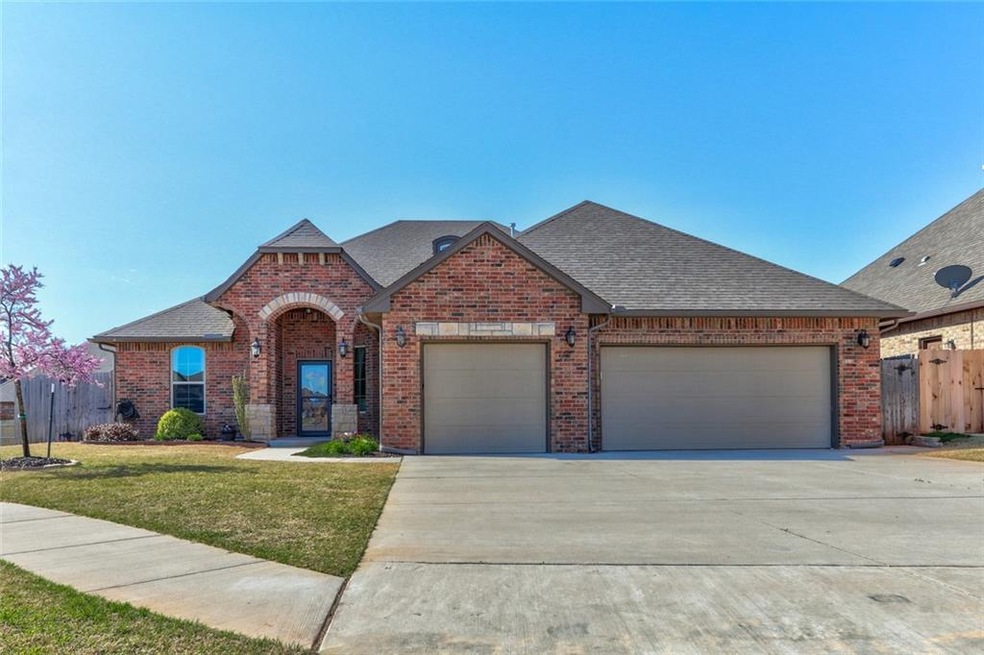 2820 SE 8th St, Moore, OK 73160 - photo 1