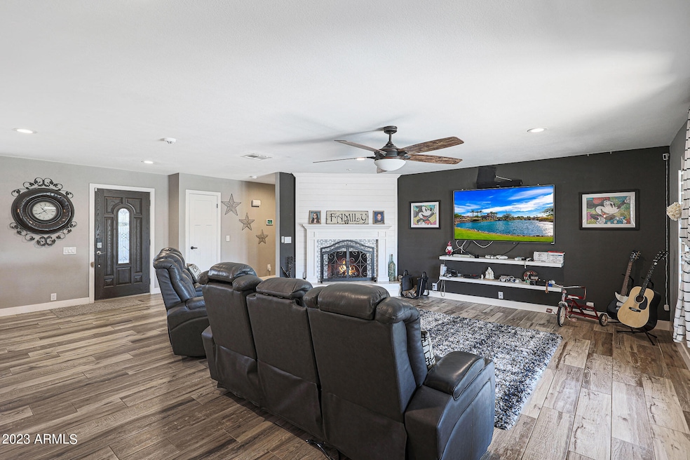 2453 E Encanto St, Mesa, AZ 85213 - photo 1