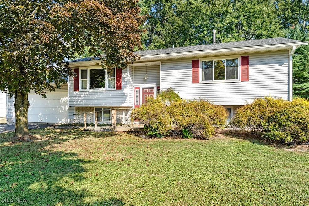 2805 Lydia Dr SW, Warren, OH 44481 - photo 1