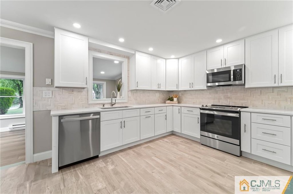 265 Crosse Dr unit B, Monroe Township, NJ 08831 - photo 1