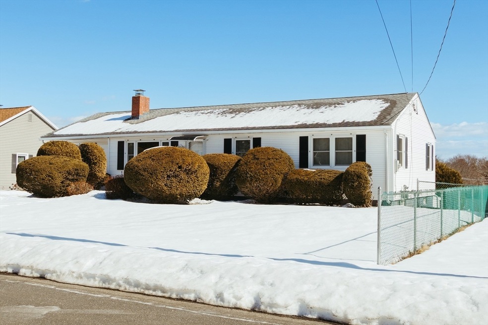 16 Quinn Dr, Holyoke, MA 01040 - photo 1