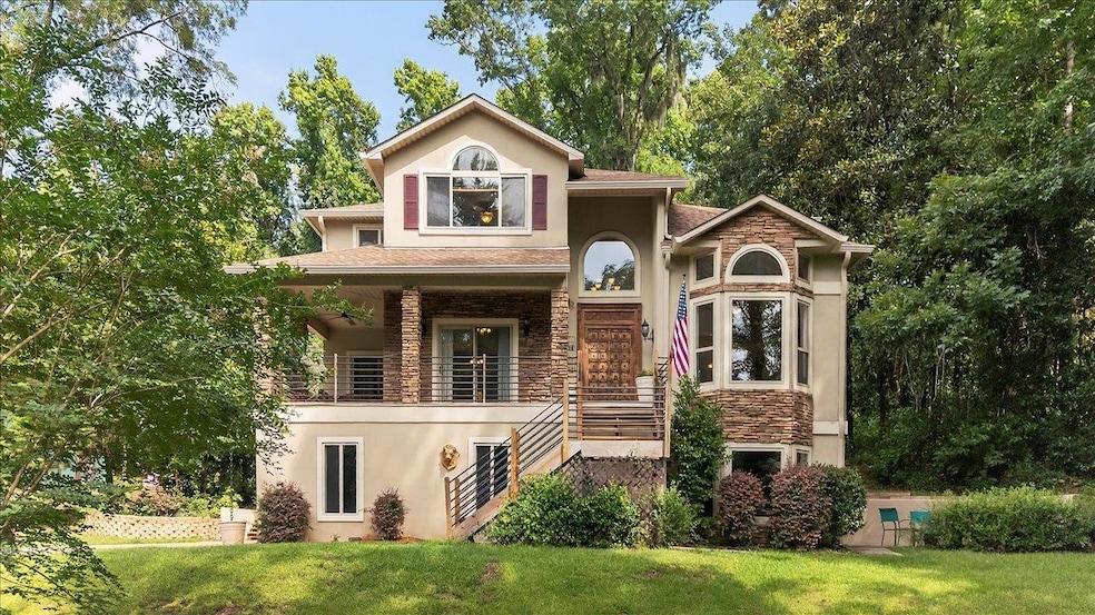 For Sale $799,900 • Co-Listing Agent