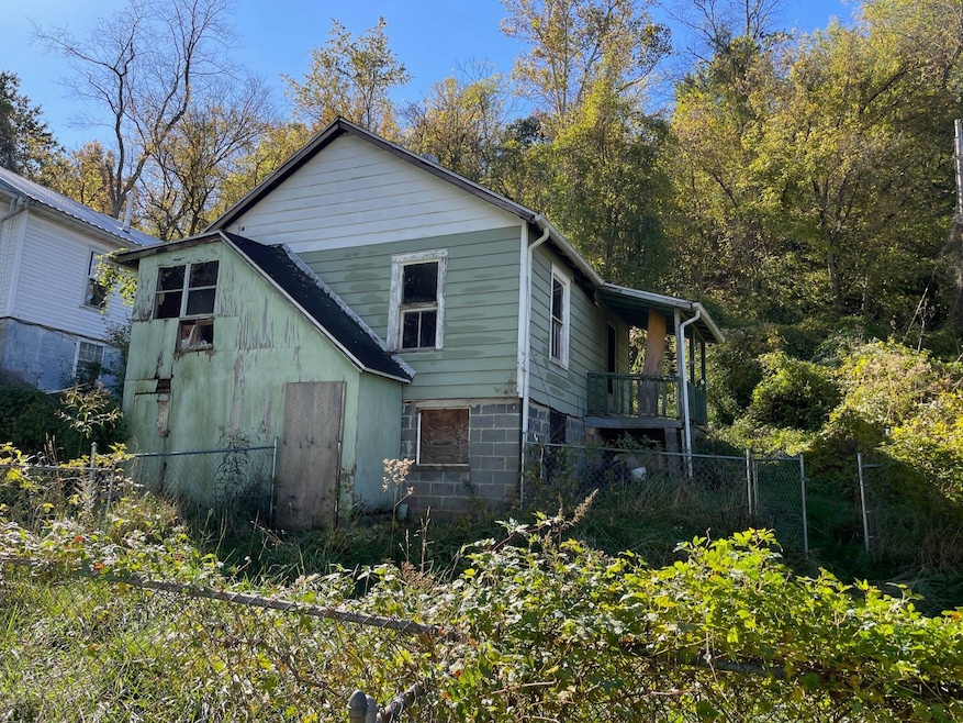 1806 Davis Cir, Charleston, WV 25387 - photo 1