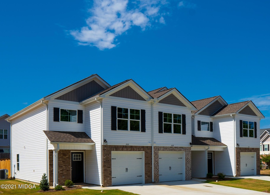 340 Pond View Rd, Macon, GA 31206 - photo 1