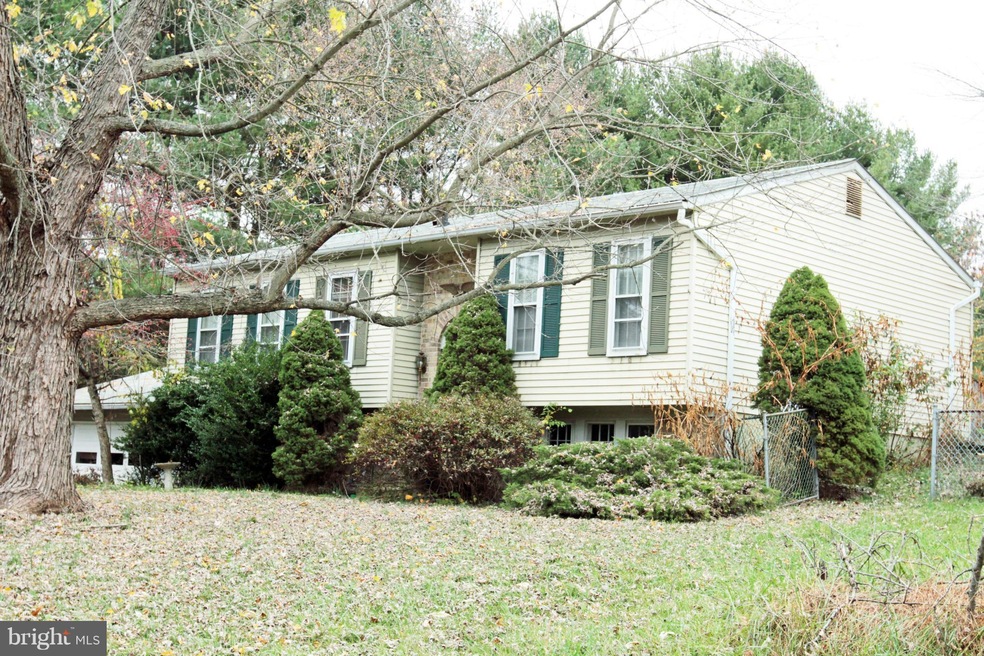 514 Tanglewood Dr, Sykesville, MD 21784 - photo 1