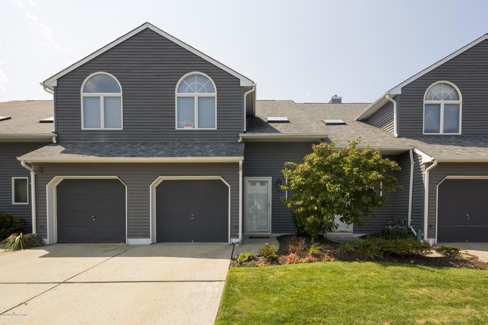 01_House Front-2