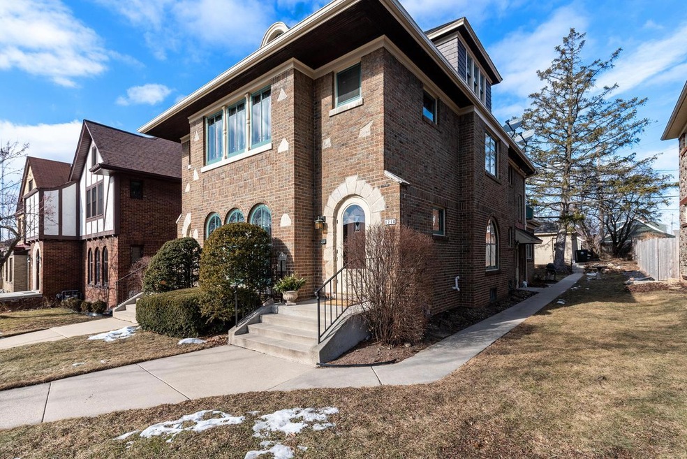 1710 E Marion St-19
