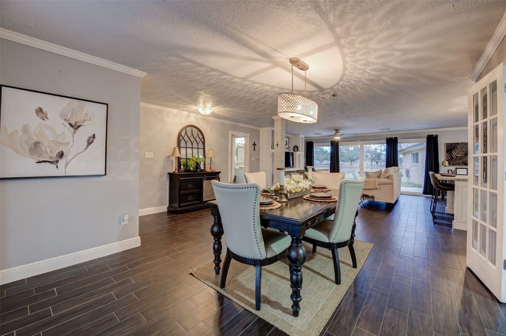 4203 Ravine Dr, Friendswood, TX 77546 - photo 1