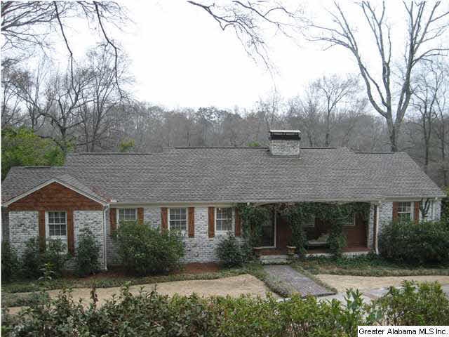 Move right in this updated home! Roof 2013!
