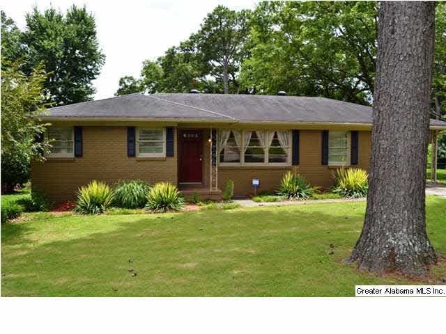 Welcome home to 1317 Lawrence Street in Irondale!