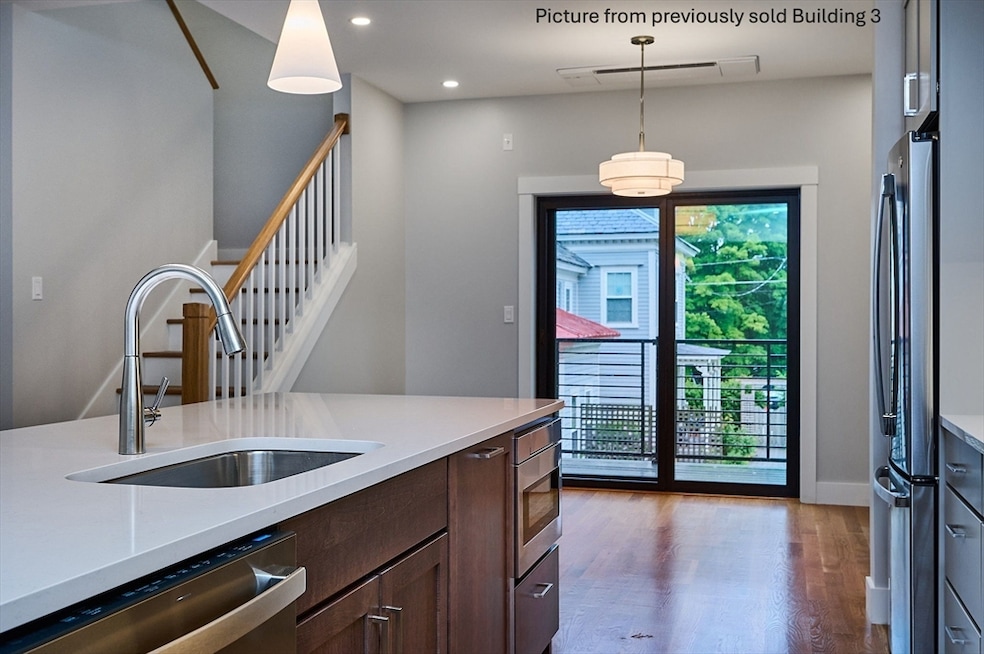 10 Hawley St unit 4B, Northampton, MA 01060 - photo 1