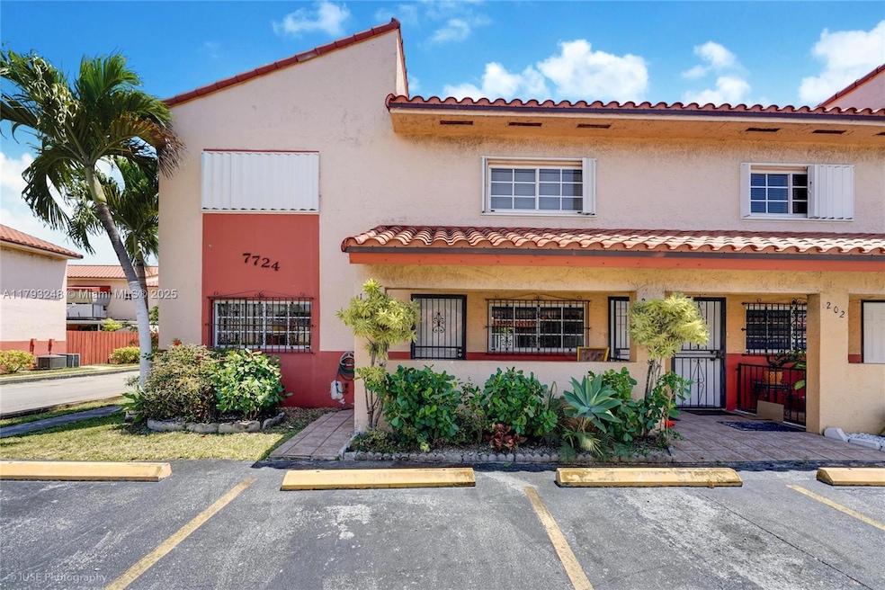 7724 W 29th Ln unit 10138, Hialeah, FL 33018 - photo 1